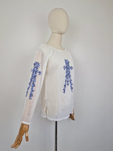 Load image into Gallery viewer, Vintage white gauze blouse
