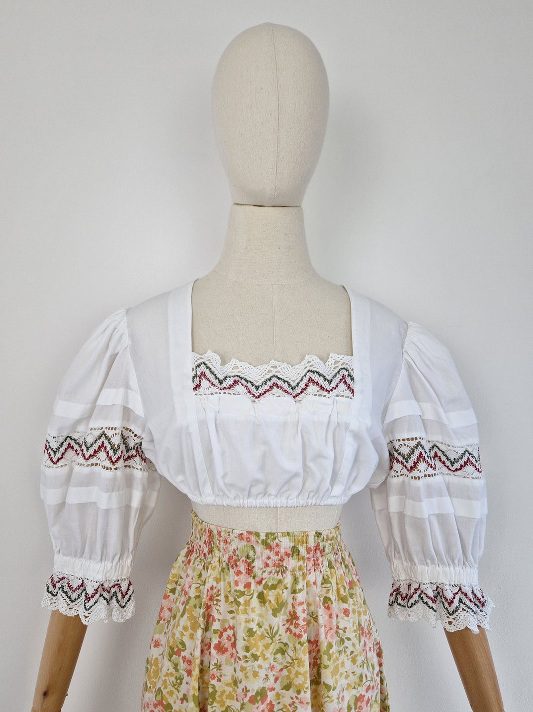 Vintage dirndl cropped blouse