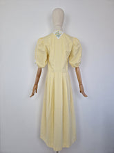Load image into Gallery viewer, Vintage Austrian sunflower dress

