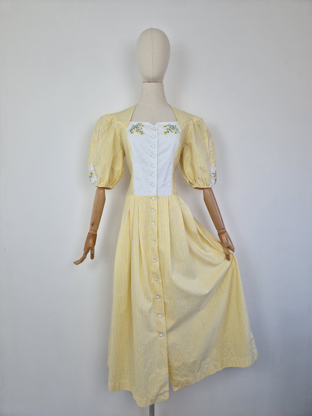 Vintage Austrian sunflower dress