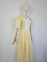 Load image into Gallery viewer, Vintage Austrian sunflower dress

