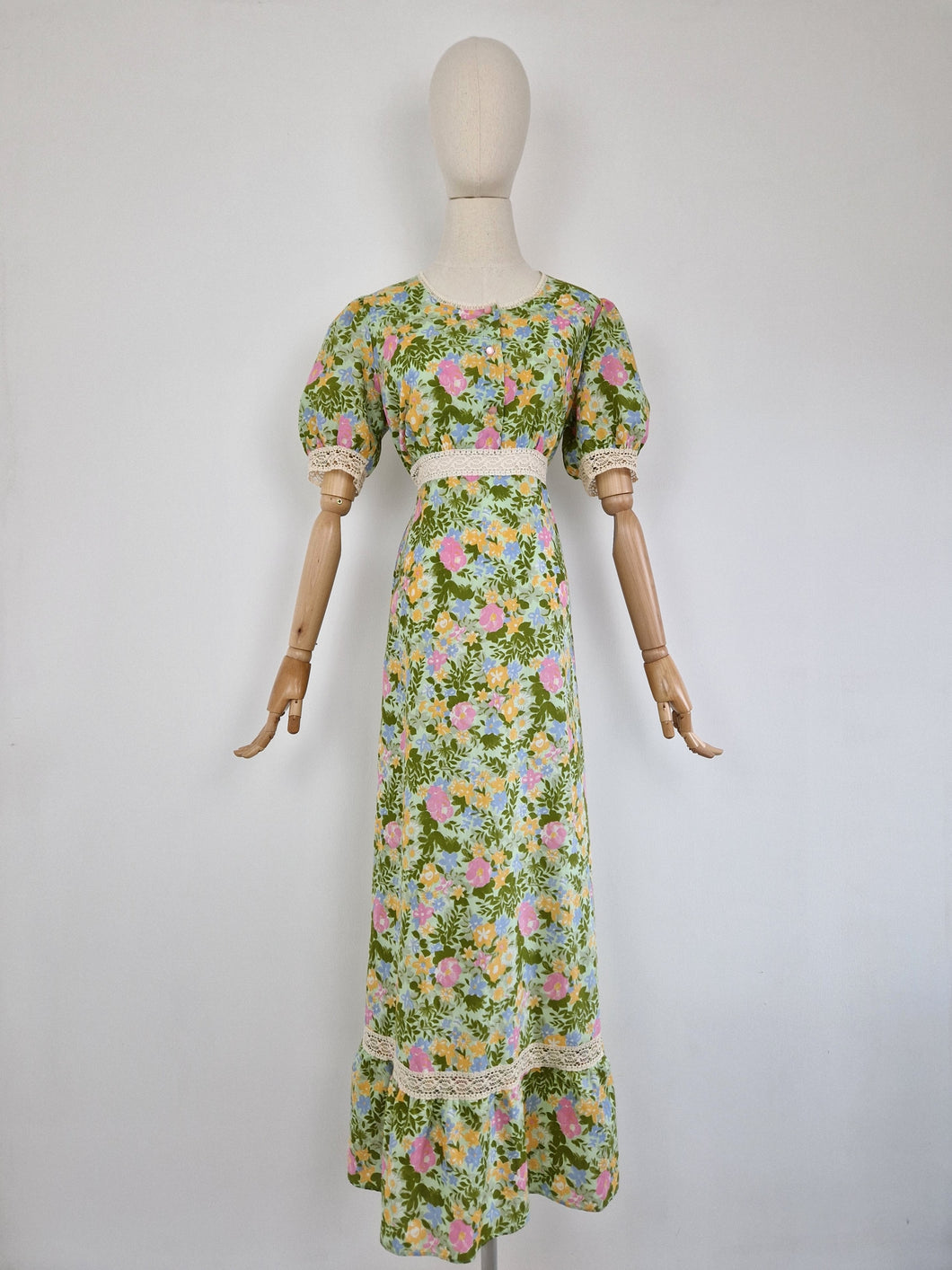 Vintage 70s green prairie maxi dress