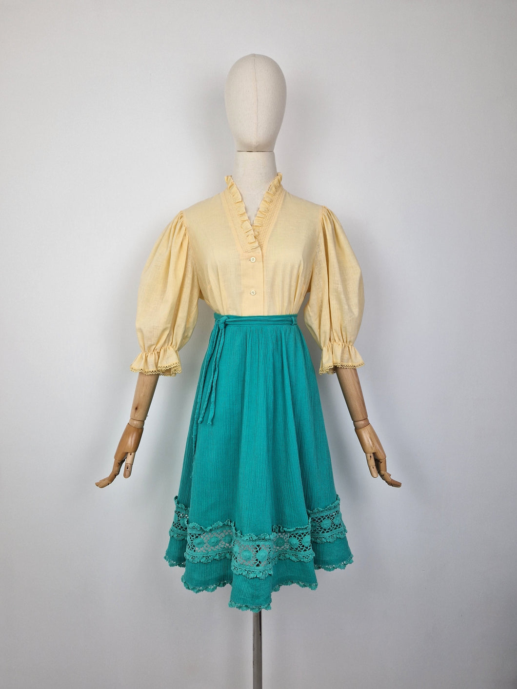 Vintage 70s prairie crochet trim skirt