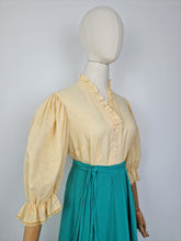 Load image into Gallery viewer, Vintage canary yellow puff sleeves blouse
