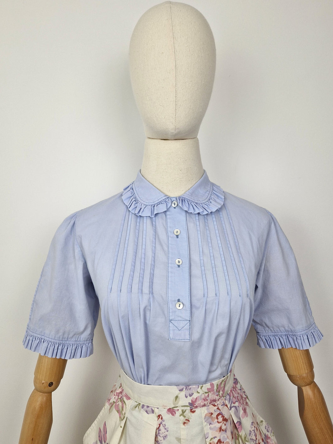Vintage 80s Laura Ashley peter pan collar blouse