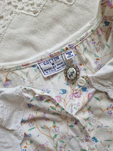 Load image into Gallery viewer, Vintage 80s embroidered collar dress
