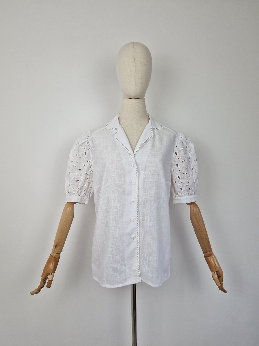 Vintage broderie anglaise blouse