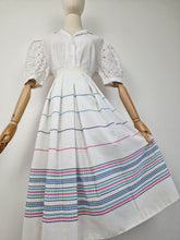 Load image into Gallery viewer, Vintage 80s pleated skirt
