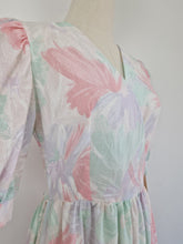 Load image into Gallery viewer, Vintage pastel dress
