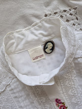 Load image into Gallery viewer, Vintage 80s Austrian crochet lace blouse
