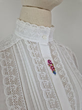 Load image into Gallery viewer, Vintage 80s Austrian crochet lace blouse
