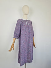 Load image into Gallery viewer, Vintage 70s smock dusty lilac dress
