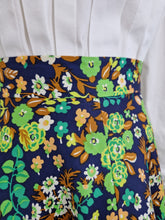 Load image into Gallery viewer, Vintage 70s bright green skirt
