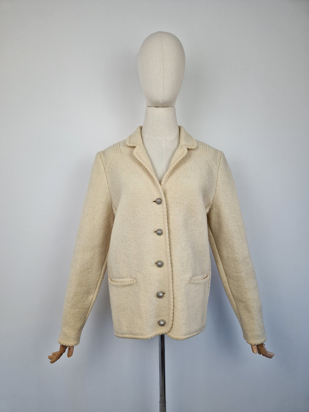 Vintage 80s Tyrolean cream wool blazer
