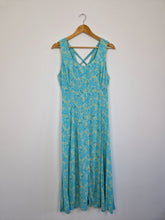 Load image into Gallery viewer, Vintage viscose floral dress
