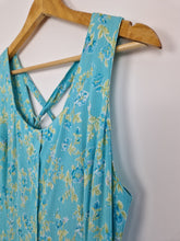 Load image into Gallery viewer, Vintage viscose floral dress
