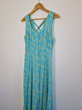 Load image into Gallery viewer, Vintage viscose floral dress
