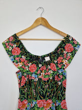 Load image into Gallery viewer, Vintage 80s floral ruffle dress
