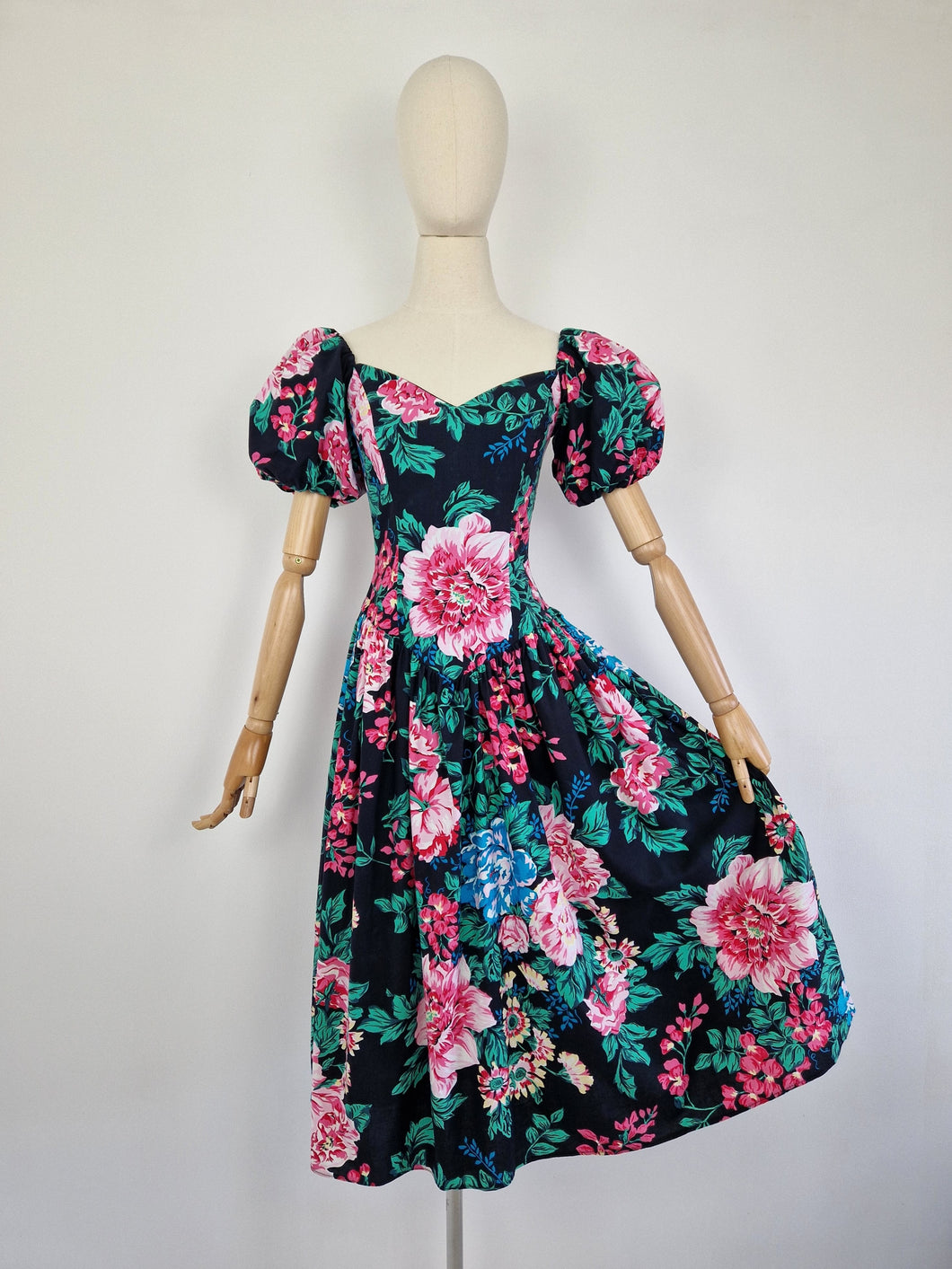 Vintage 90s puff sleeve dress