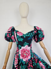 Load image into Gallery viewer, Vintage 90s puff sleeve dress
