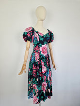 Load image into Gallery viewer, Vintage 90s puff sleeve dress
