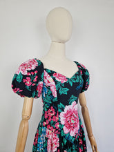 Load image into Gallery viewer, Vintage 90s puff sleeve dress
