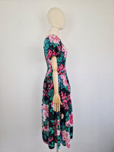 Load image into Gallery viewer, Vintage 90s puff sleeve dress
