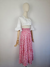 Load image into Gallery viewer, Vintage dirndl cropped blouse
