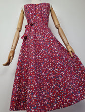 Load image into Gallery viewer, Vintage 80s cotton paisley and floral sundress
