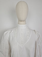 Load image into Gallery viewer, Vintage 70s off white cotton blouse
