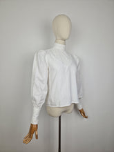 Load image into Gallery viewer, Vintage 70s off white cotton blouse
