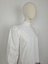 Load image into Gallery viewer, Vintage 70s off white cotton blouse
