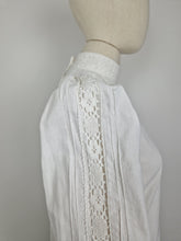 Load image into Gallery viewer, Vintage 70s off white cotton blouse
