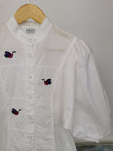 Load image into Gallery viewer, Vintage embroidered birds blouse
