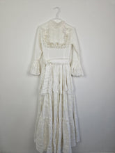 Load image into Gallery viewer, Vintage 70s Mexican wedding dress from Mexicana
