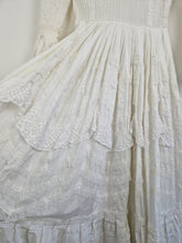 Load image into Gallery viewer, Vintage 70s Mexican wedding dress from Mexicana
