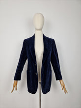 Load image into Gallery viewer, Vintage 70s velvet blazer

