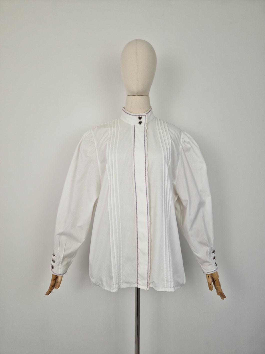Vintage puff sleeve cotton blouse