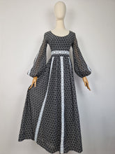 Load image into Gallery viewer, Vintage 70s maxi dress
