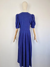 Load image into Gallery viewer, Vintage puff sleeves linen dress
