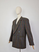 Load image into Gallery viewer, Vintage men’s wool blazer
