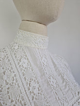 Load image into Gallery viewer, Vintage 70s Laura Asley prairie cotton blouse
