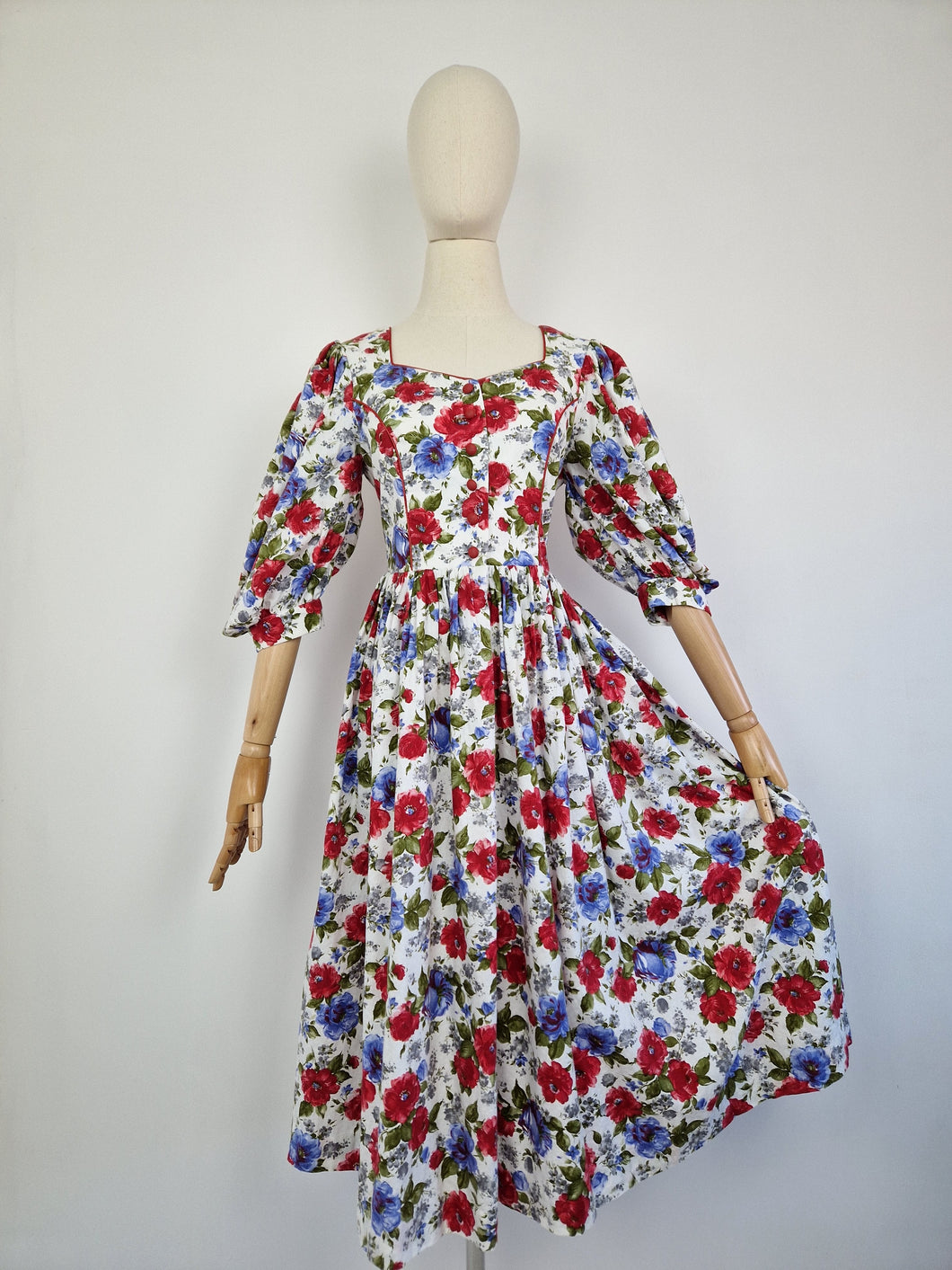 Vintage 80s Austrian cotton floral dress