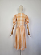 Load image into Gallery viewer, Vintage peachy linen dress

