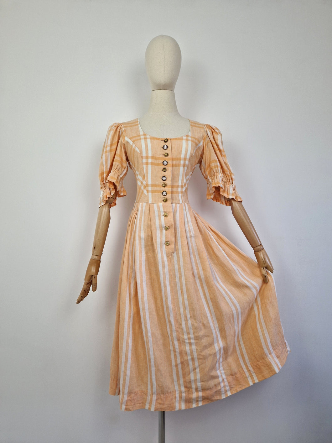 Vintage peachy linen dress