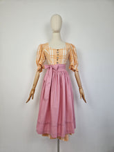 Load image into Gallery viewer, Vintage pink cotton apron
