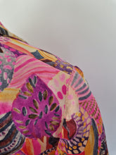 Load image into Gallery viewer, Vintage silk blazer
