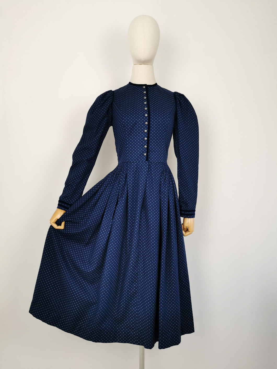 Vintage Austrian puff sleeves dress