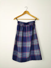 Load image into Gallery viewer, Vintage checked skirt
