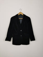 Load image into Gallery viewer, Vintage black velvet blazer
